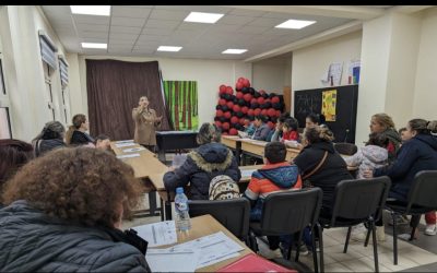 Meeting strengthens cooperation between teachers and parents of Roma and Egyptian students